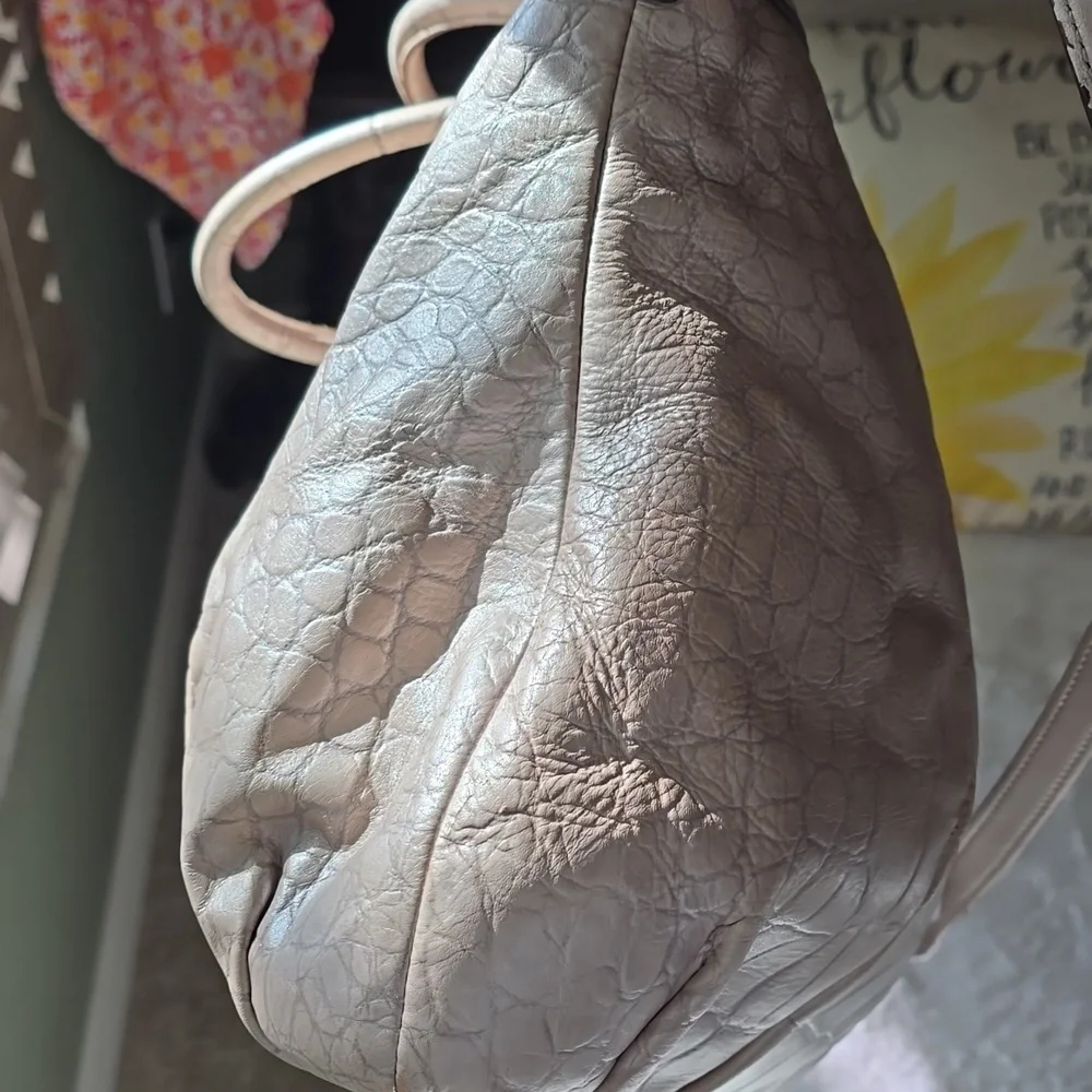 COACH Madison LINDSEY Croc Embossed Large Purse - Picture 8 of 16